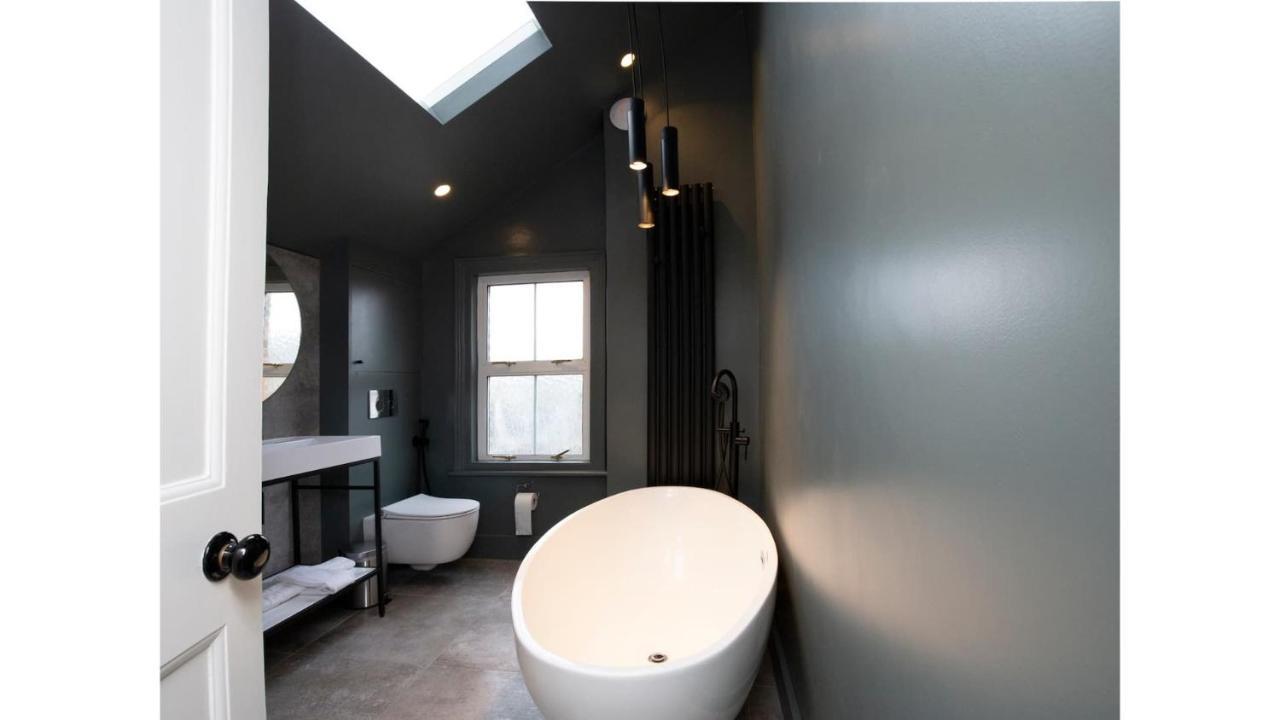 Pass The Keys Stunning, Brand New 3br - Vakantiehuis *