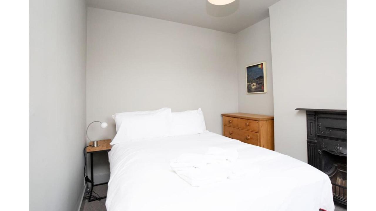 Pass The Keys Stunning, Brand New 3br - Vakantiehuis