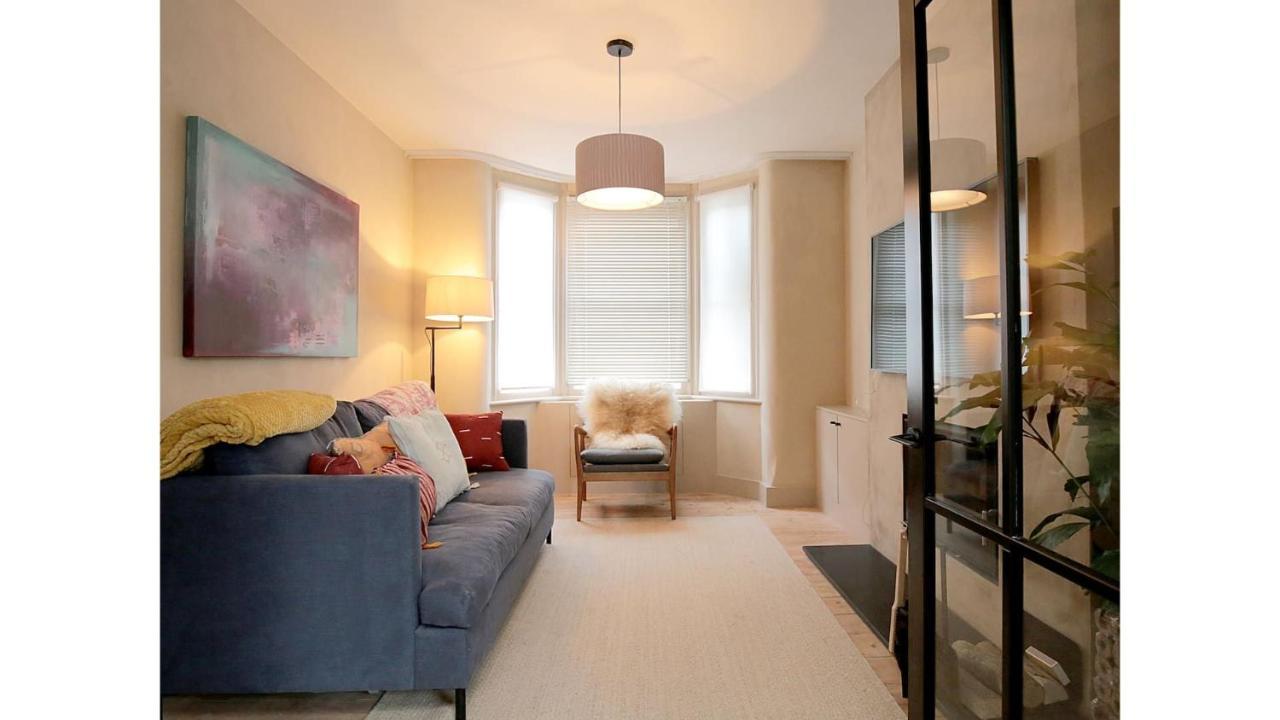 Pass The Keys Stunning, Brand New 3br - Vakantiehuis