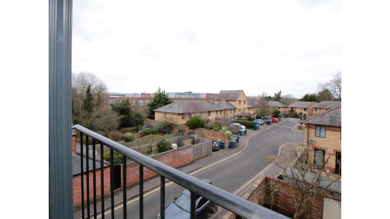 Pass The Keys Stunning, Brand New 3br - Oxford